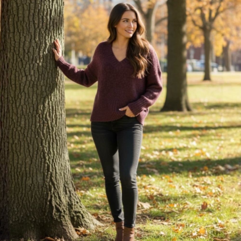 Abound Burgundy Stem V-Neck Sweater By Nordstrom
Size Medium - Picture 5 of 12